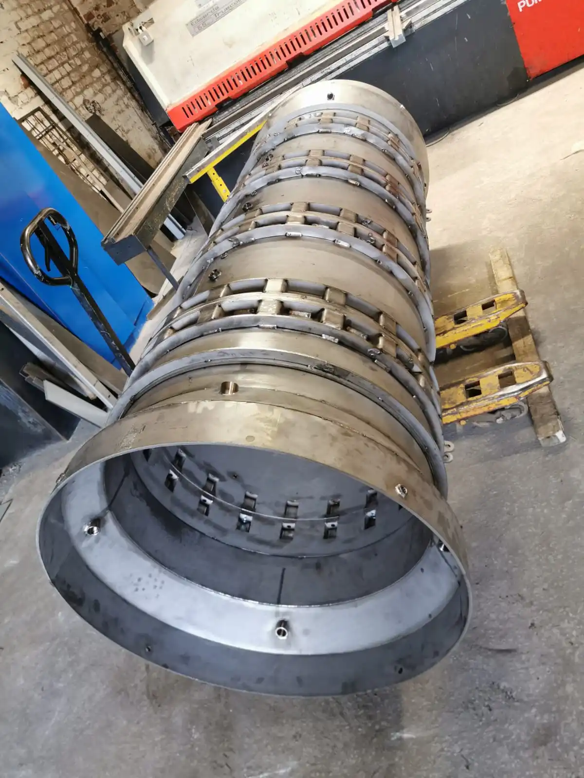 Utilities pipe liner system